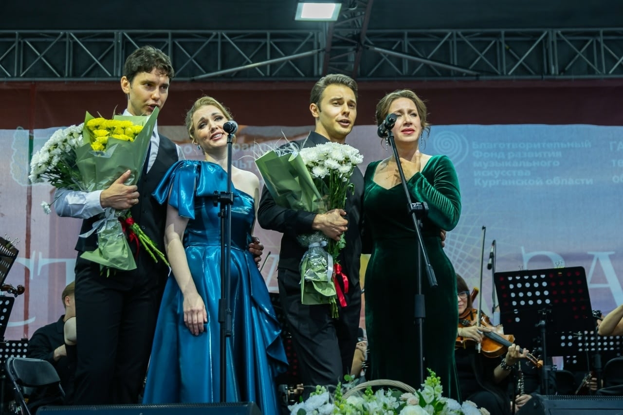 Тысячи зрителей и море музыки: в Курганской области завершился фестиваль «От Востока до Запада»